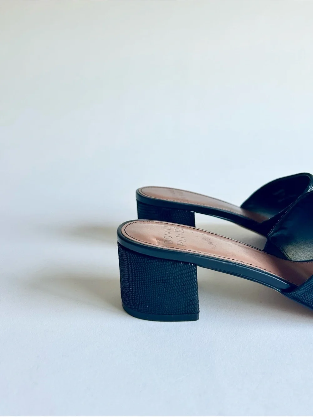 Donald Pliner NAIA 85 Black Leather Lizard Print Heeled Sandals size 7.5